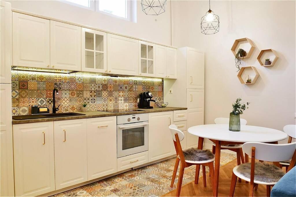 Palatul Stern Apartment Oradea